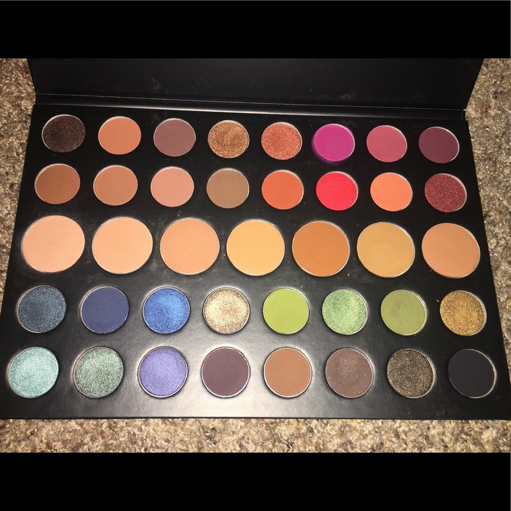 Morphe 39 A pallet